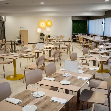 فندق Restaurante Cadosa سوريا