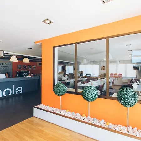 Restaurante Cadosa فندق 3*